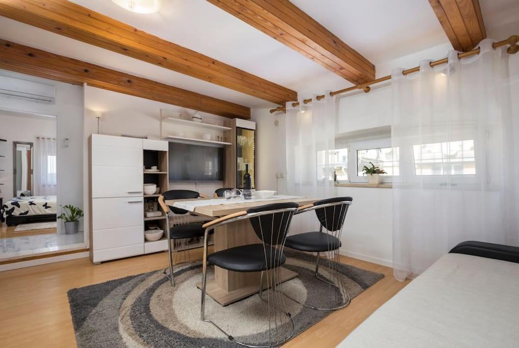 Apartment Arena Akvileja Πούλα Εξωτερικό φωτογραφία